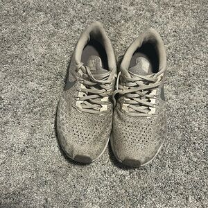 Grey Nike Zoom Pegasus 35